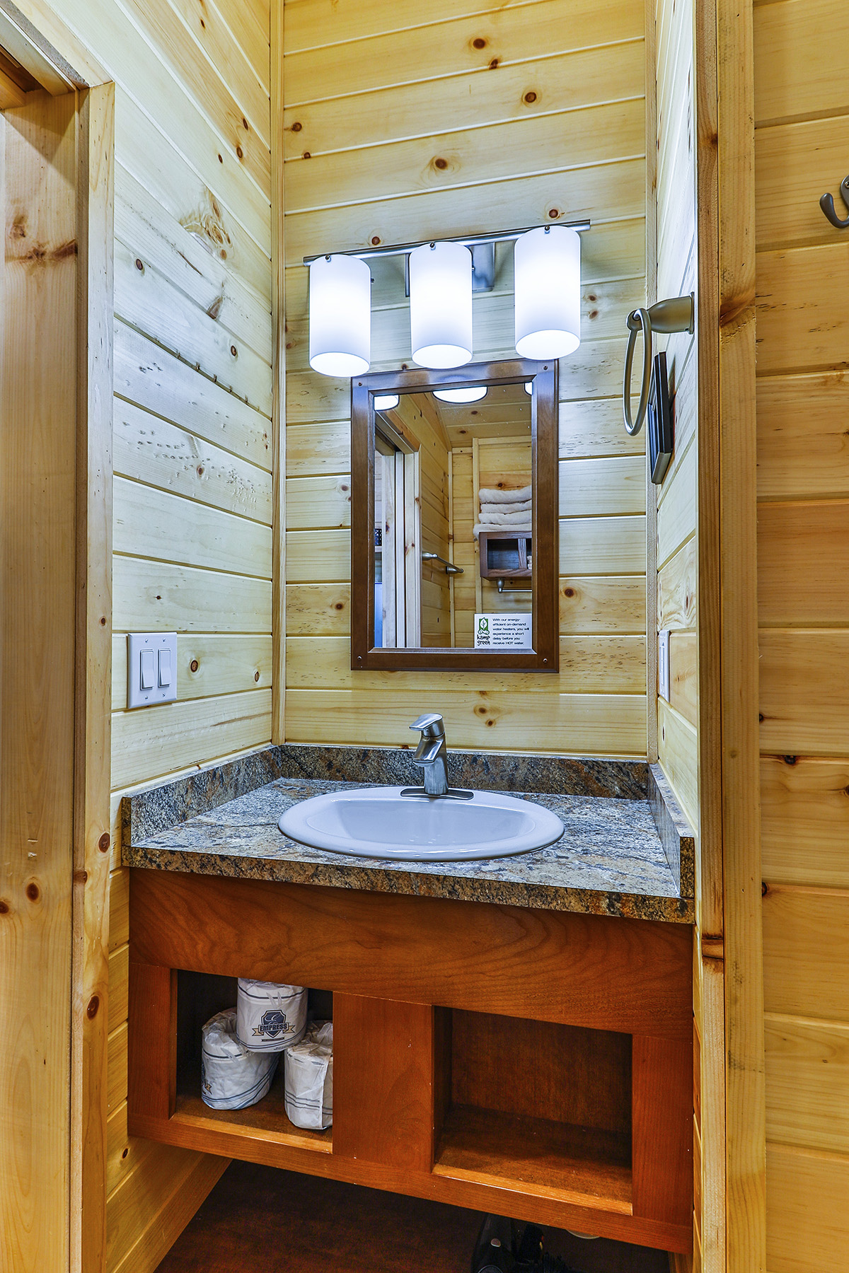 Wisconsin Dells KOA Deluxe Cabin Bathroom