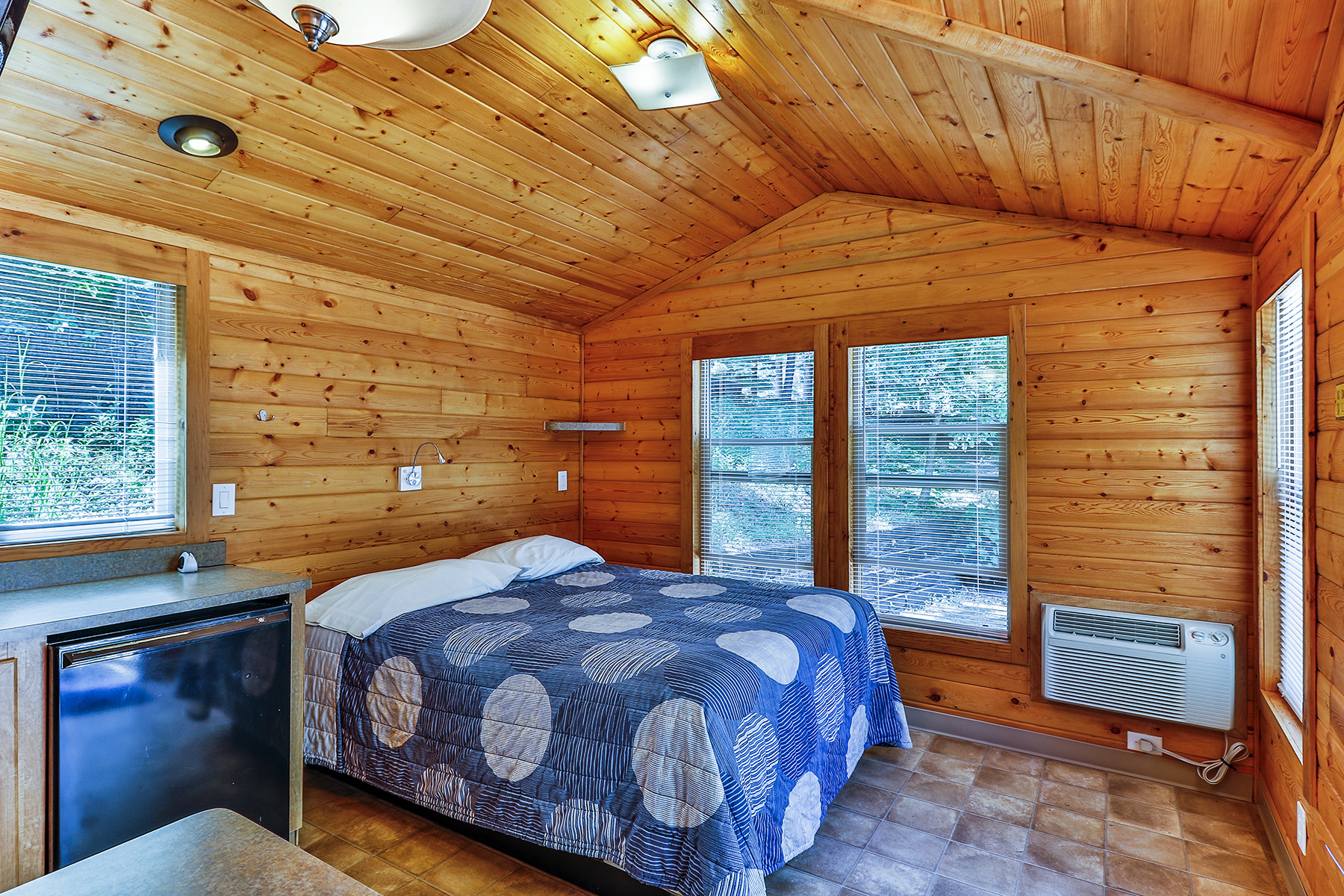 Wisconsin Dells KOA Deluxe Cabin Bedroom