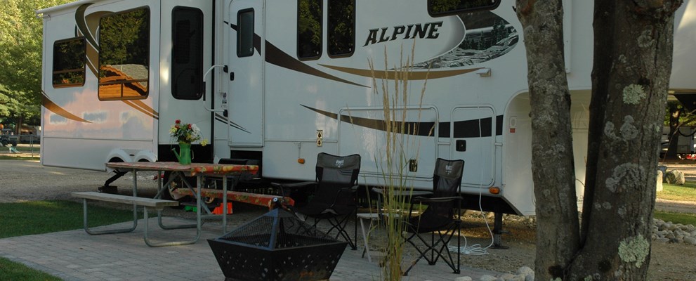 Full hook-up patio site