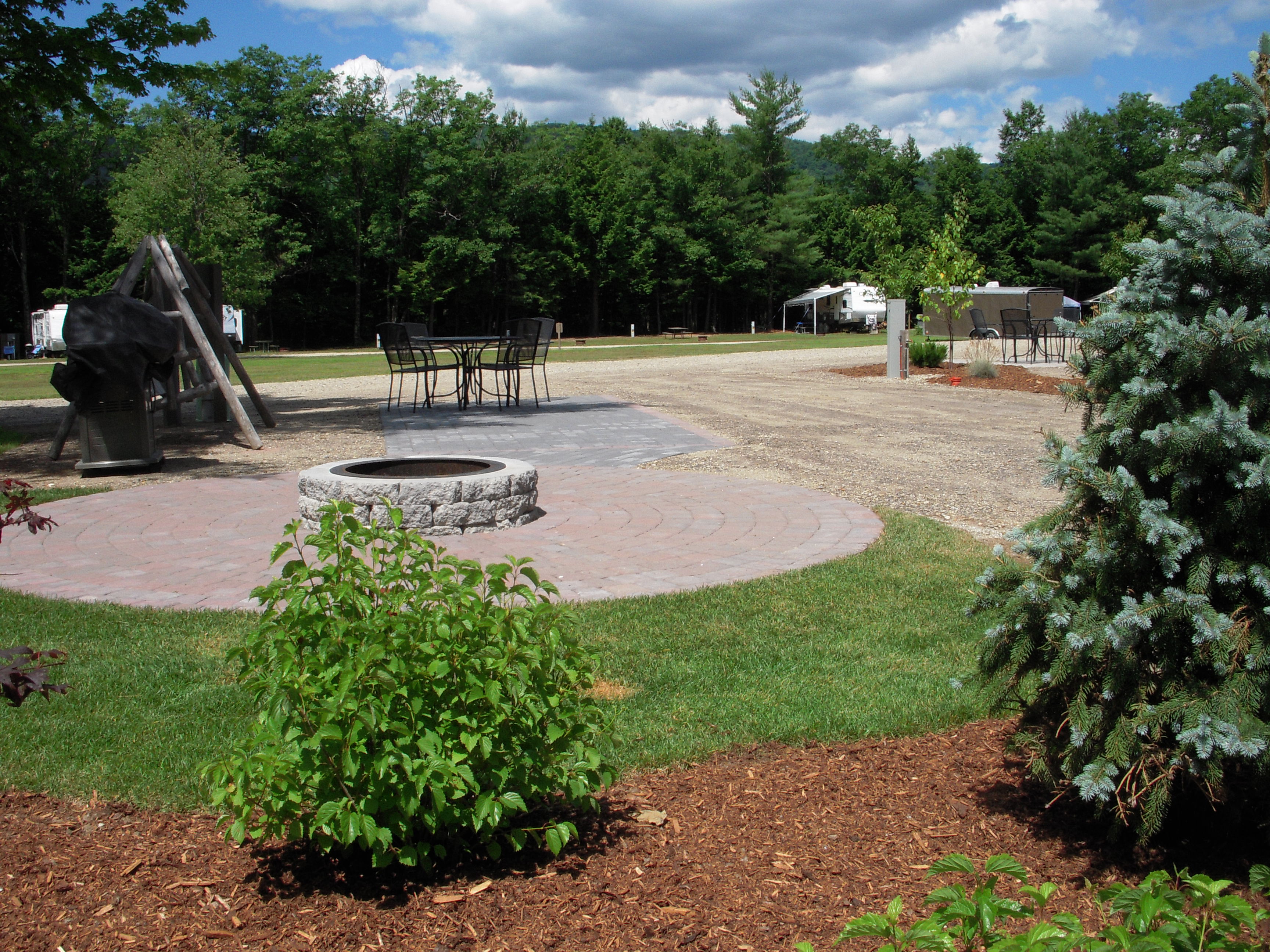 Full hook-up Premium Patio site