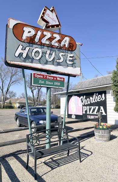Charlie's Pizza House
