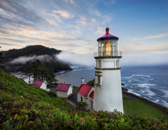Camping along the Oregon coast is an ocean-lovers dream.  The numerous towns, beaches, attractions and sites along the entire coast offer something perfect for everyone! Tent or RV camping along the Oregon coast is a fun experience that allows you to get close to the action and natural beauty of the area.  Or choose to stay in a cabin accommodation for another fun way to experience this region. Campers can choose a campground as a base and explore from there, or travel from one end of the coast to the other while stopping to stay and camp along the way. KOA has five campgrounds along the length of the Oregon coast and each one offers unique features and amenities that complement their respective locations.
